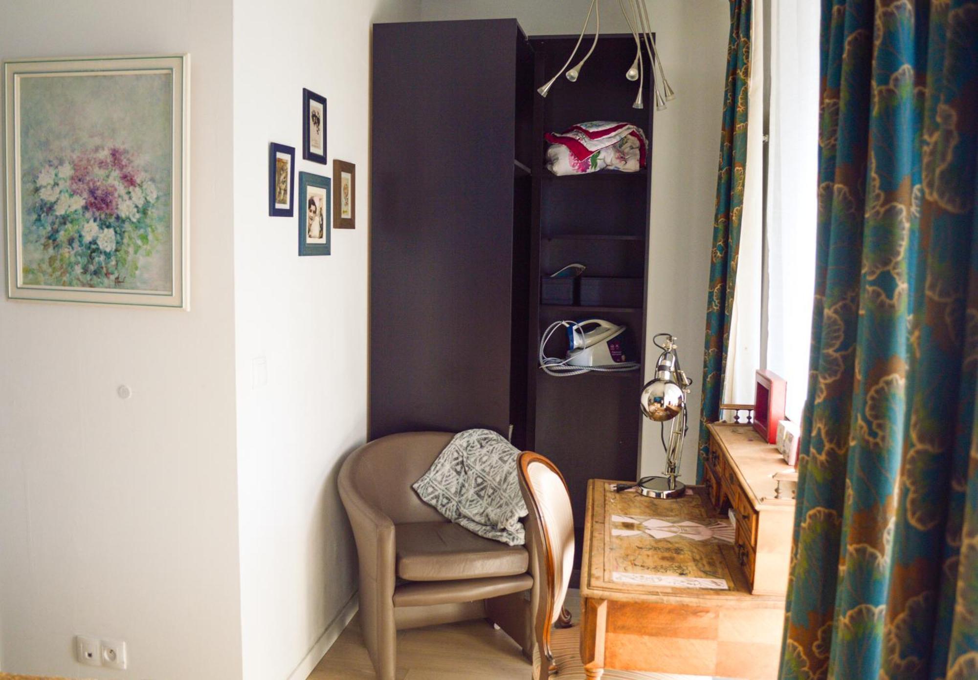 1br Metro Hopital Erasme Bordet Handicapt Friendly